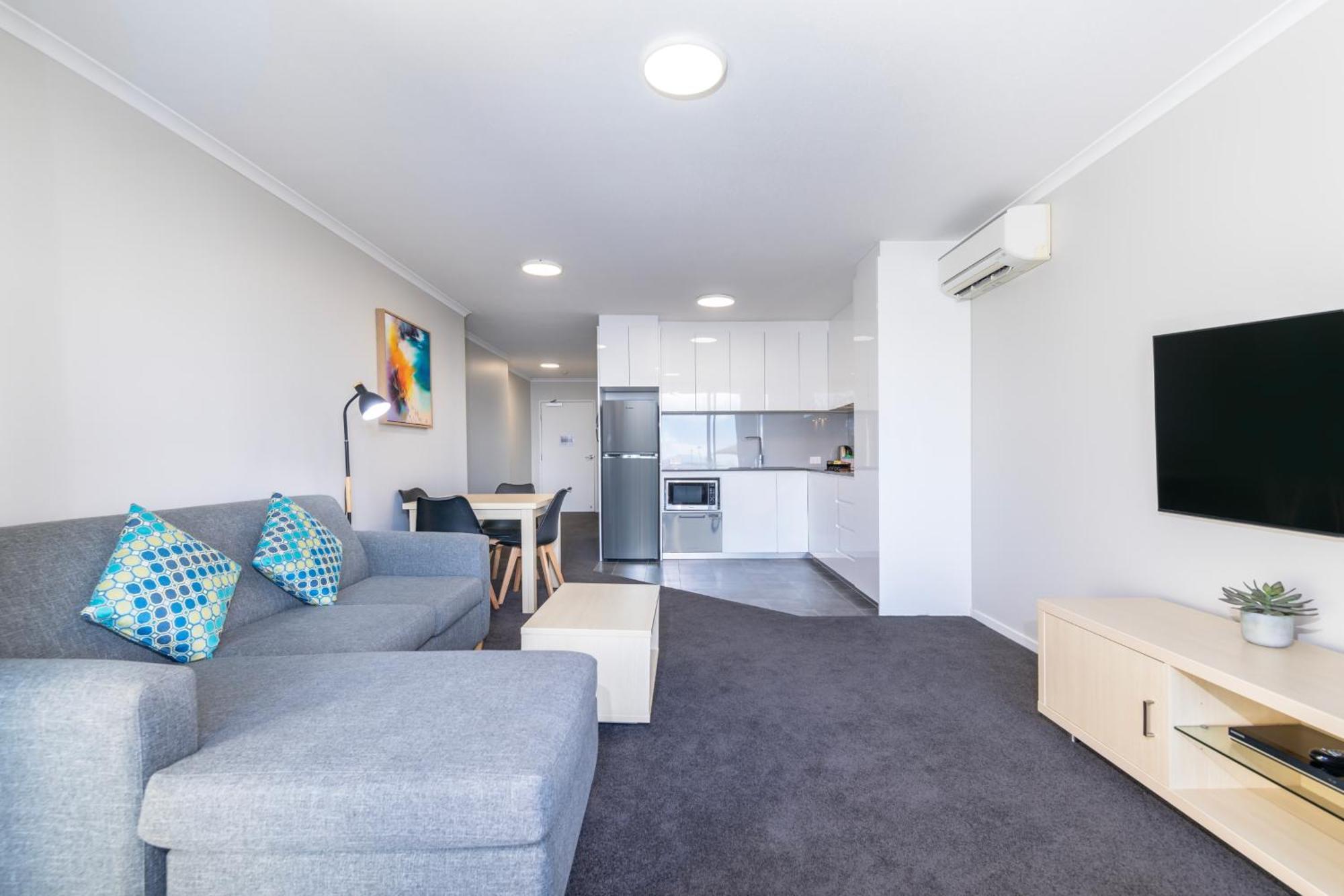 One-Bedroom Apartment Walk Shower