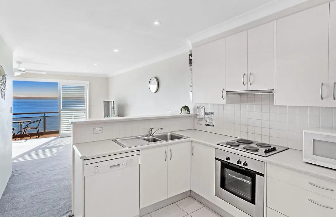Collendina Unit 6 19 Kurrawa Close-1