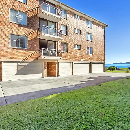 Collendina Unit 6 19 Kurrawa Close-3