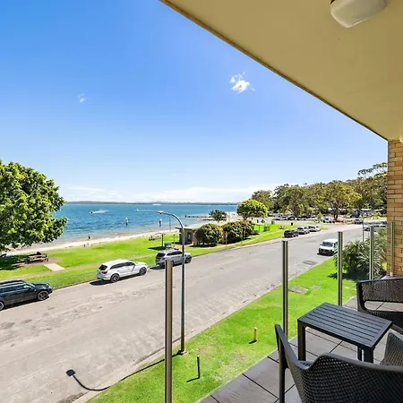 Little Hut Unit 3 20 Kurrawa Close-2