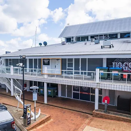 Crows Nest Marina View Apartment, 6 Teramby Rd - Waterfront, Wifi, Aircon, Marina-3