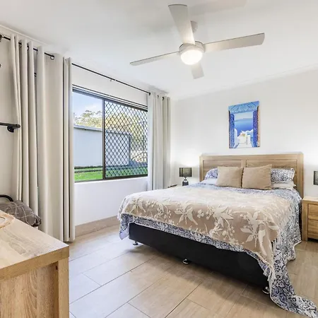 The Poplars, 2,36 Magnus Street - Comfortable Unit With Air Conditioning And Wi-Fi-3