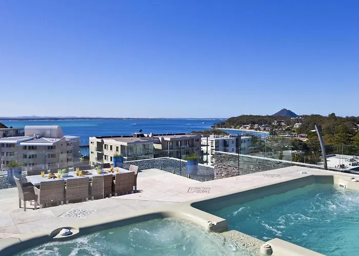 Penthouse Palace - Private Heated Pool And Spa Nelson Bay