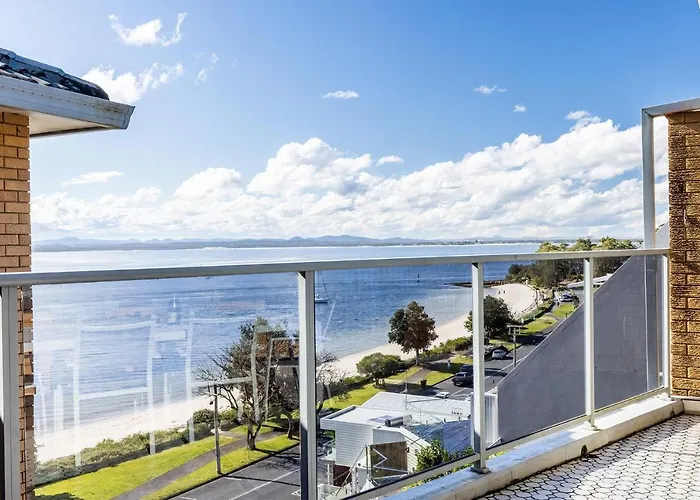 Kiah 12, 53 Victoria Pde - Panoramic Water Views, Wifi And Air Con Apartment Nelson Bay