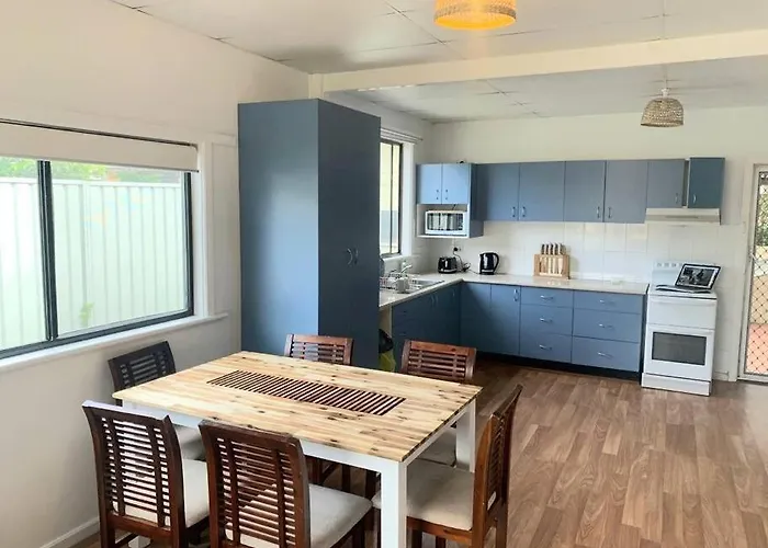 Harbourside Cottage Nelson Bay