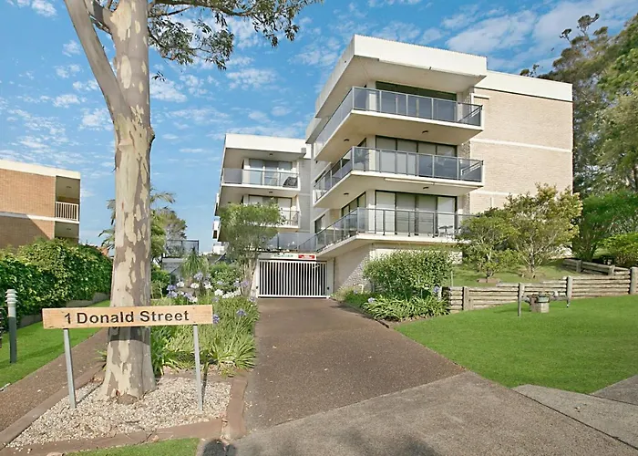 Views And Pool In A Great Location In Nelson Bay Apartment