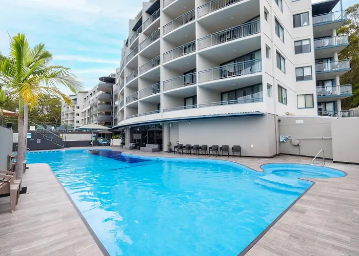 The Landmark 211 Resort Style Holiday With Pool Games Room And Restaurant Nelson Bay