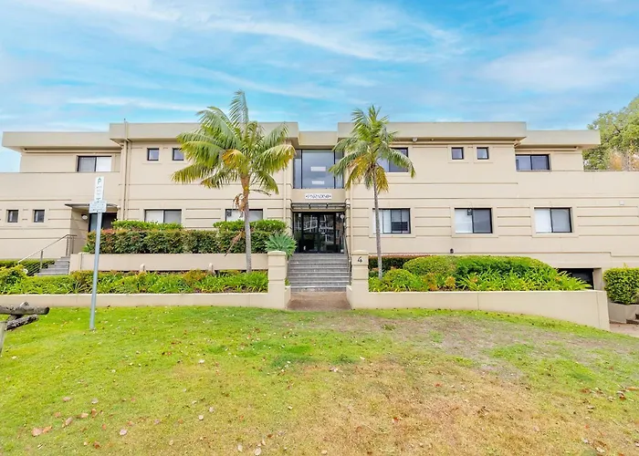 Paradiso, 4,4 Laman St - Unit With Aircon, Wi-Fi, Pool And In The Heart Of Town, Water Views Nelson Bay