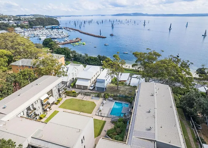 The Poplars, 2,36 Magnus Street - Comfortable Unit With Air Conditioning And Wi-Fi Nelson Bay