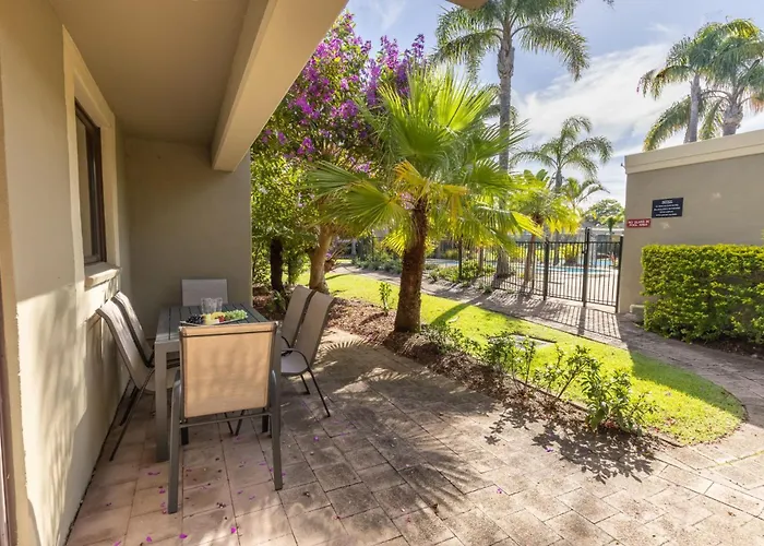 Carindale, 16 19-23 Dowling Street - Ground Floor Unit With Foxtel, Complex Pool And Tennis Court Nelson Bay