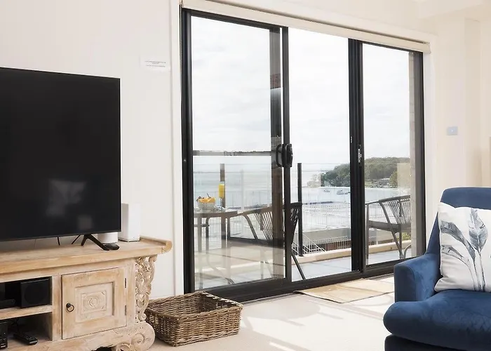 Bay Vista Penthouse - Heart Of Nelson Bay Apartment