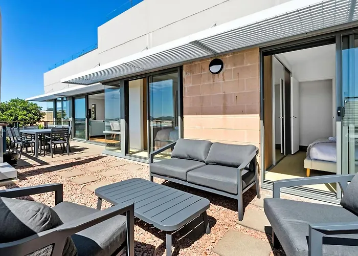 Sea View Retreat Ocean Views, Pool & Spa Nelson Bay