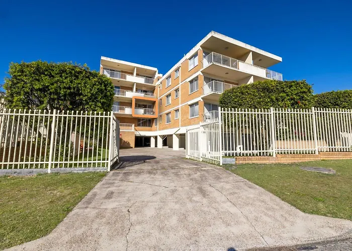 Yarramundi, 7-47 Magnus St - Spectacular Views In The Heart Of Nelson Bay Apartment