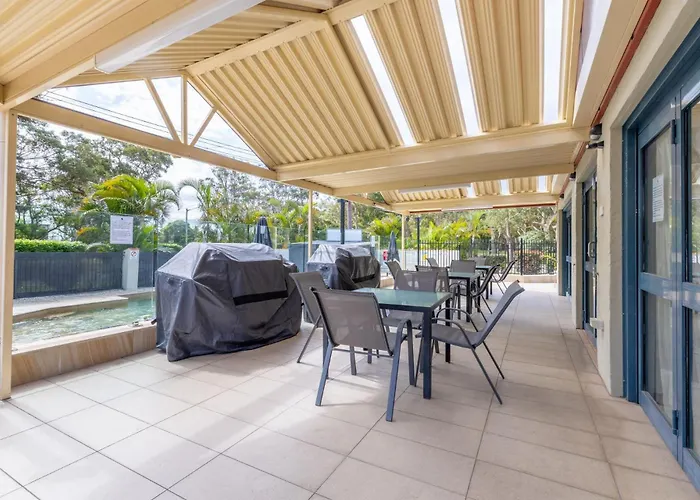 Nelson Bay Breeze: Coastal Apartment with Pool and Spa