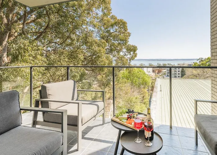 Sunset Towers 11, 25 Donald St - Stunning Water Views, Air Con, Wi-Fi And Linen Provided Apartment Nelson Bay