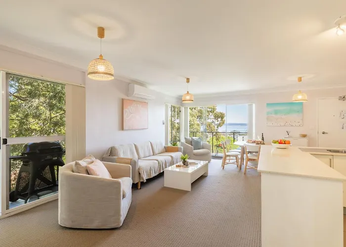 Sunset Towers 11, 25 Donald St - Stunning Water Views, Air Con, Wi-Fi And Linen Provided Apartment Nelson Bay