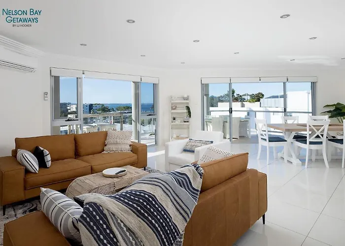 Nelson Bay Apartment With Views Over The Marina