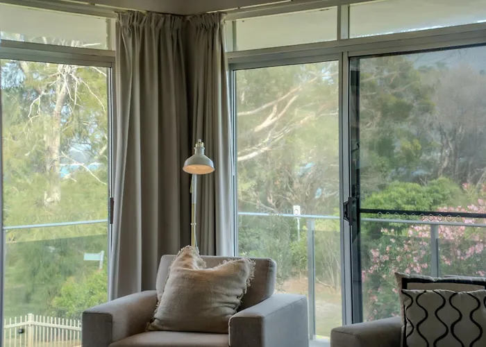 The Helm Unit 1 22 Voyager Close Nelson Bay